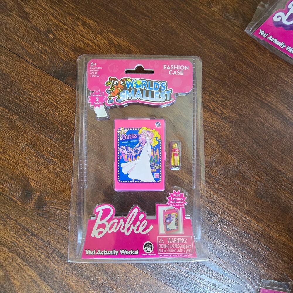 World's Smallest Toys Barbie Bundle Dream House Malibu & Cowgirl Barbie Case - Picture 3 of 9